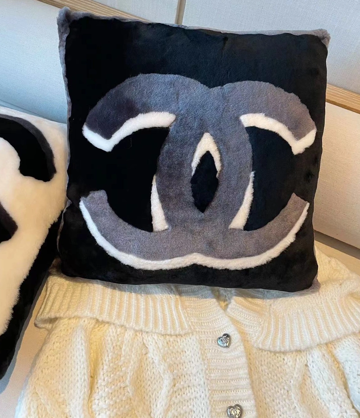 COCO THROW PILLOW SHEARLING 0722